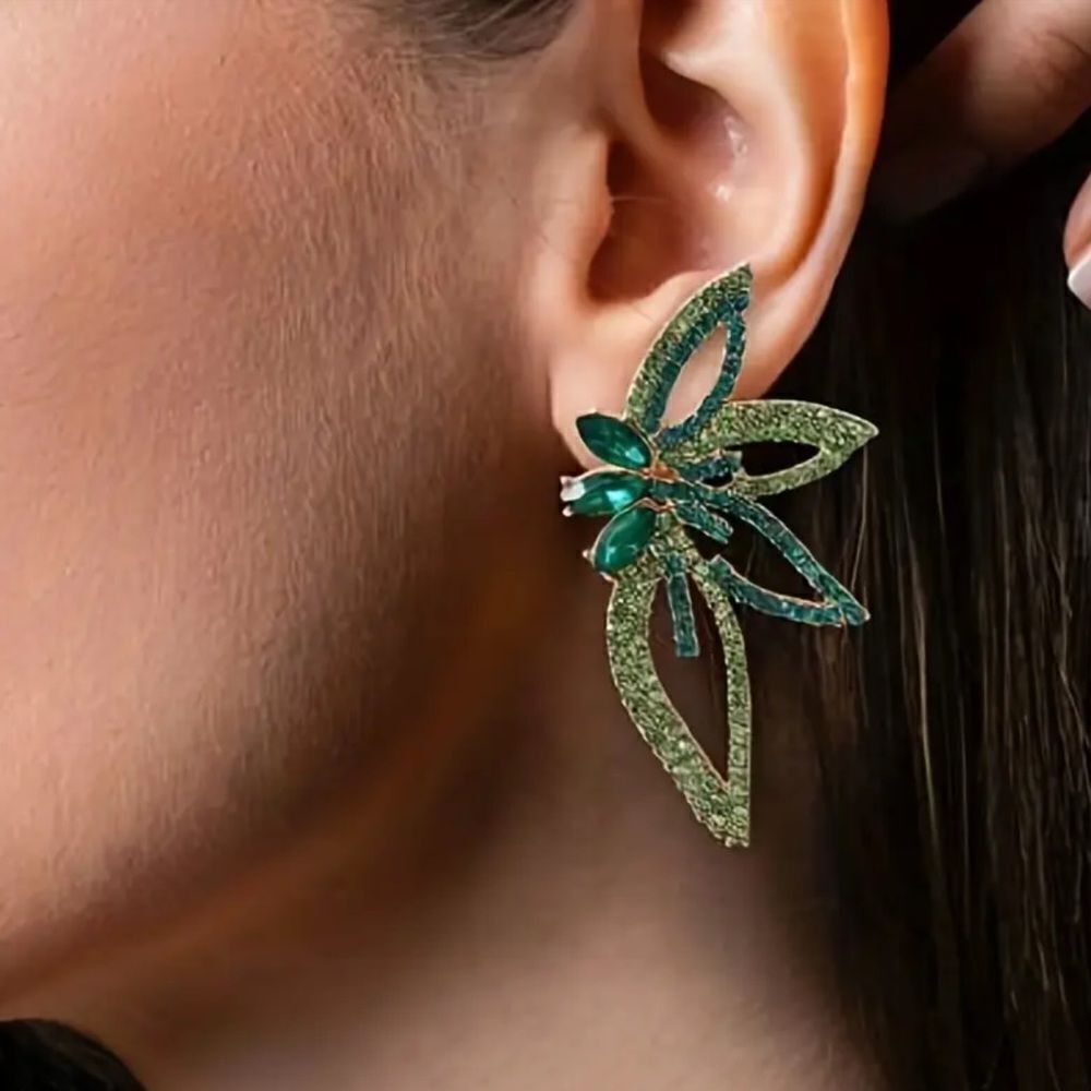 Green drop earrings A226